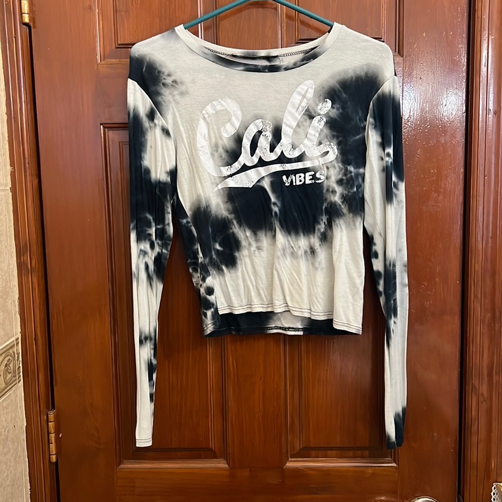 Cali vibes long sleeve crop top